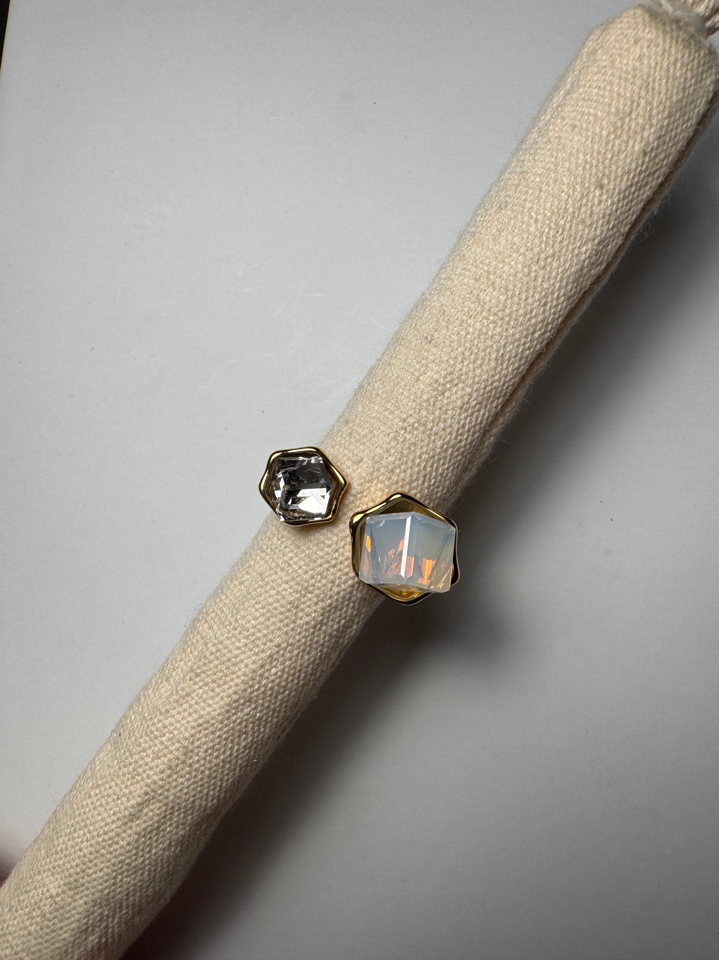 Anello pietra bianca